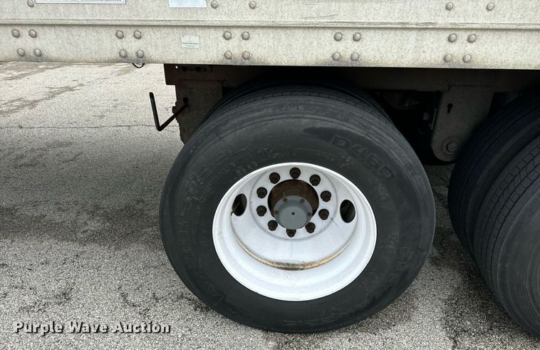 image for item DV5872 2013 Stoughton  AVW-485T-S-C-AR dry van trailer