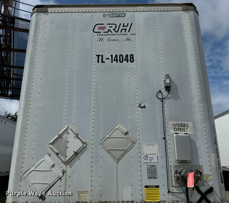 image for item DV5876 2002 Stoughton  AVW-485T-S-C-AR dry van trailer