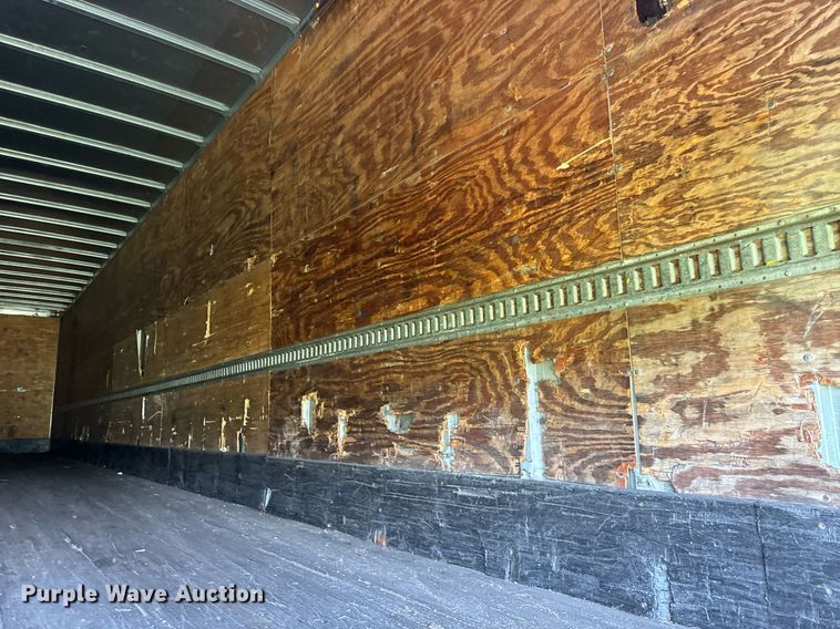 image for item DV5876 2002 Stoughton  AVW-485T-S-C-AR dry van trailer