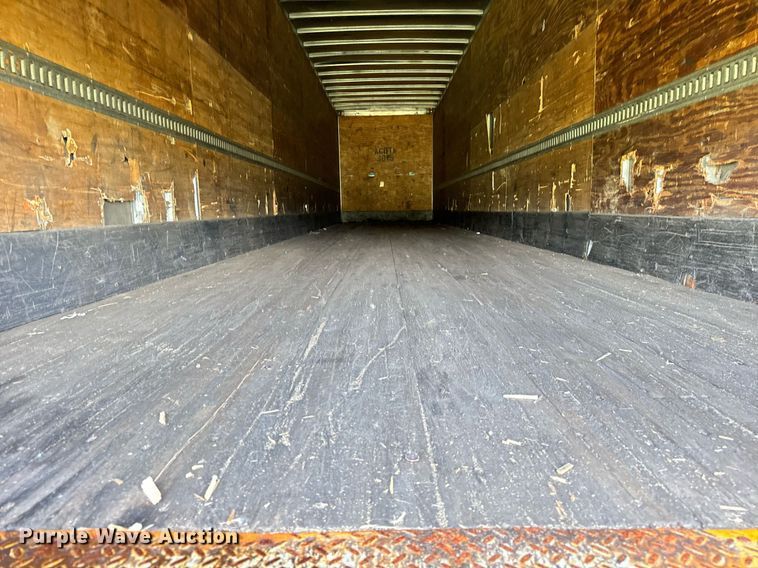 image for item DV5876 2002 Stoughton  AVW-485T-S-C-AR dry van trailer