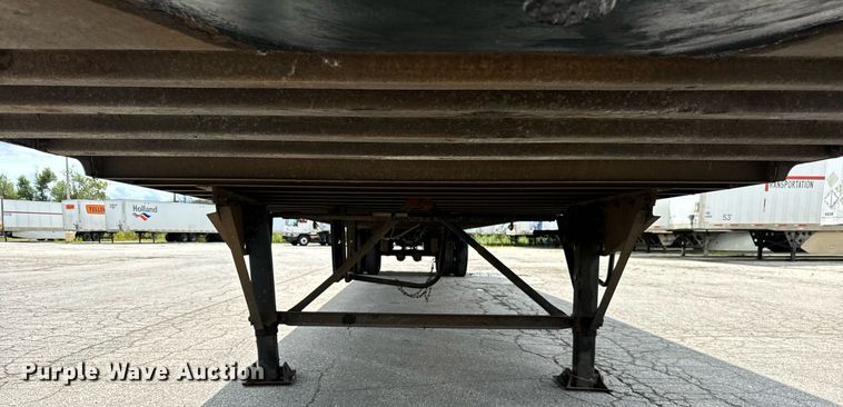 image for item DV5878 2005 Stoughton  AVW-535T-S-C-AR dry van trailer