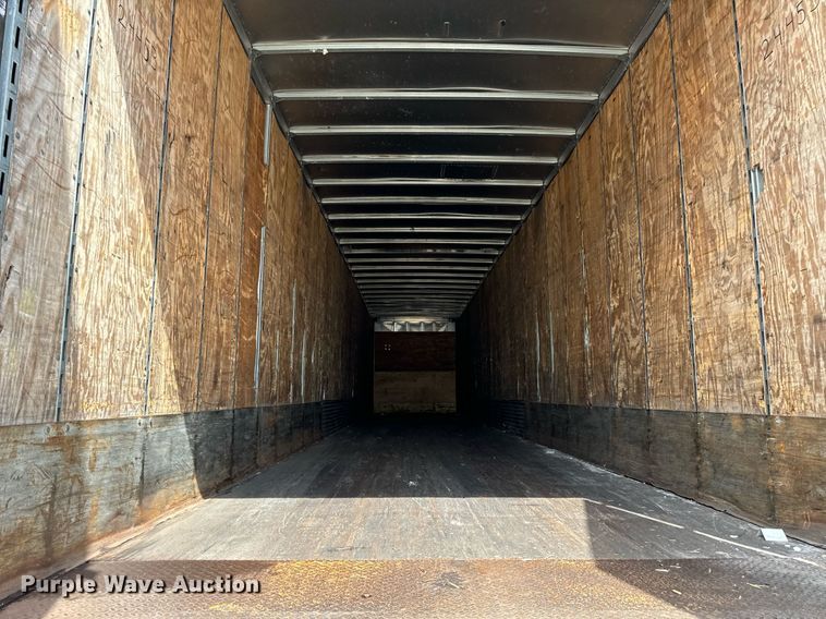 image for item DV5878 2005 Stoughton  AVW-535T-S-C-AR dry van trailer