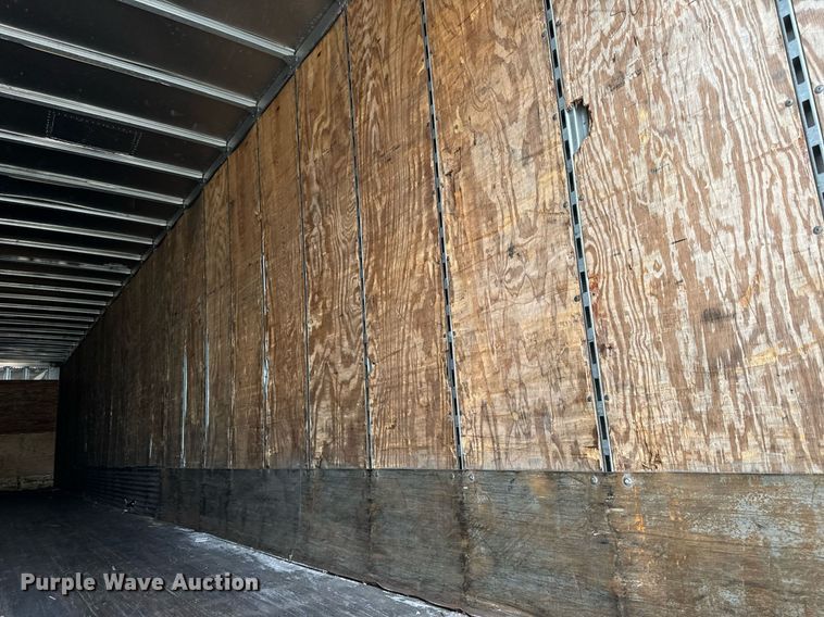 image for item DV5878 2005 Stoughton  AVW-535T-S-C-AR dry van trailer