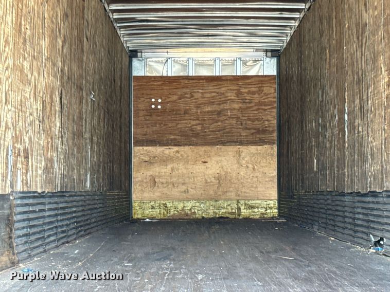 image for item DV5878 2005 Stoughton  AVW-535T-S-C-AR dry van trailer