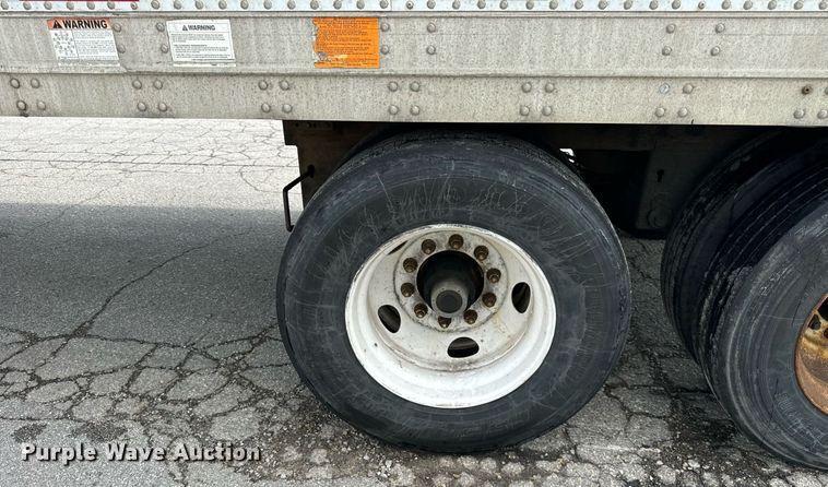 image for item DV5878 2005 Stoughton  AVW-535T-S-C-AR dry van trailer
