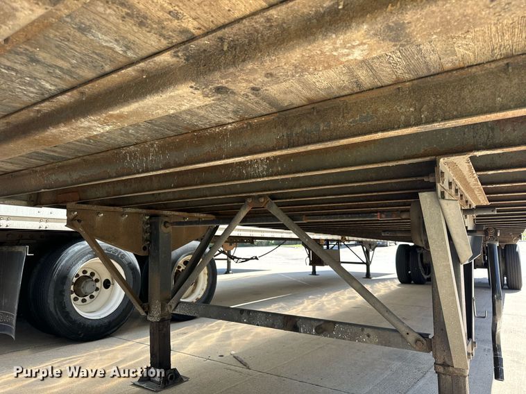 image for item DV5881 2013 Stoughton  AVW-535T-S-C-AR dry van trailer