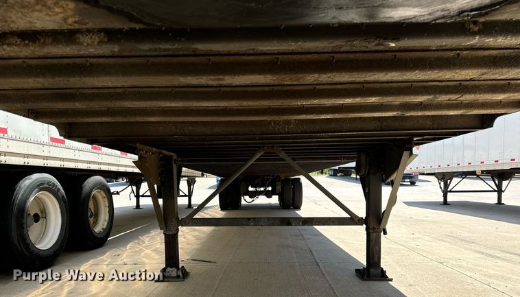 image for item DV5881 2013 Stoughton  AVW-535T-S-C-AR dry van trailer