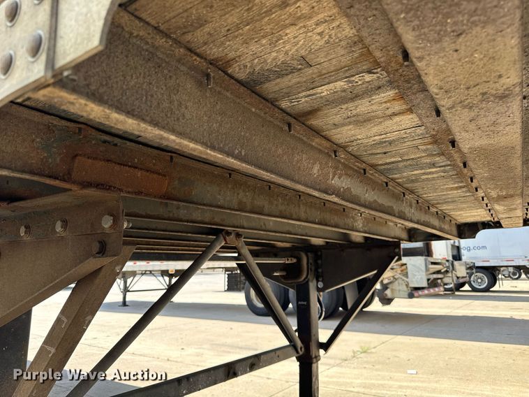 image for item DV5881 2013 Stoughton  AVW-535T-S-C-AR dry van trailer