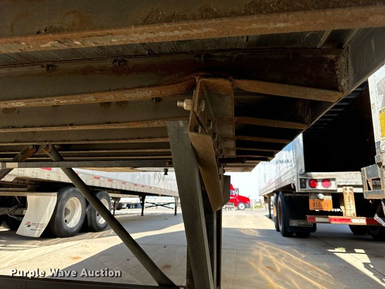 image for item DV5881 2013 Stoughton  AVW-535T-S-C-AR dry van trailer