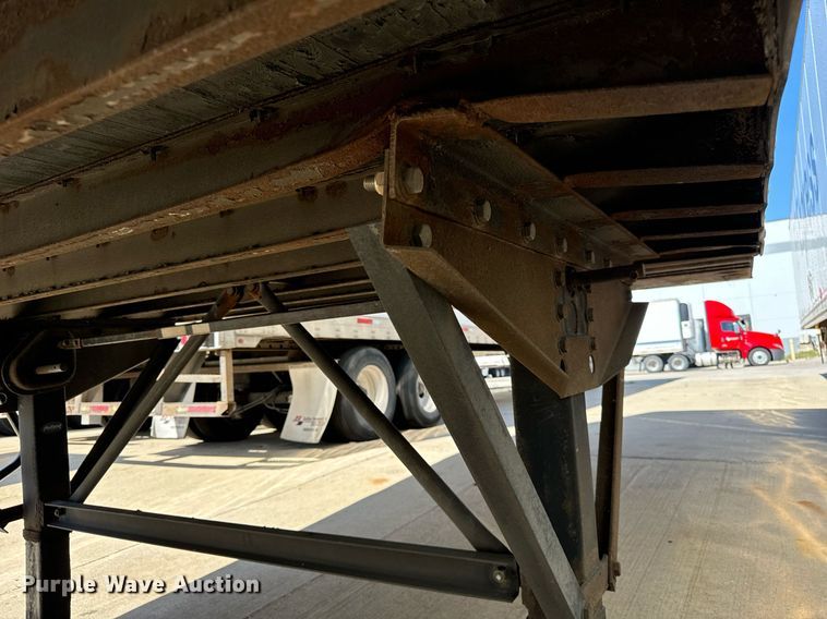 image for item DV5881 2013 Stoughton  AVW-535T-S-C-AR dry van trailer