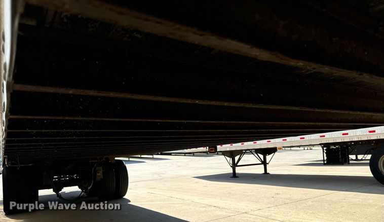 image for item DV5881 2013 Stoughton  AVW-535T-S-C-AR dry van trailer