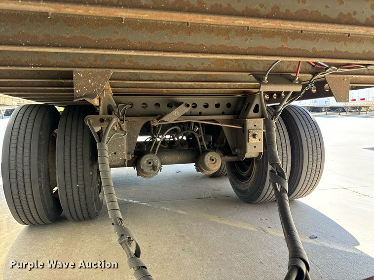 image for item DV5881 2013 Stoughton  AVW-535T-S-C-AR dry van trailer