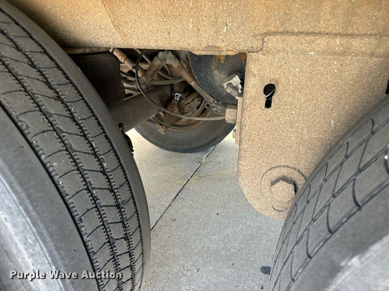 image for item DV5881 2013 Stoughton  AVW-535T-S-C-AR dry van trailer