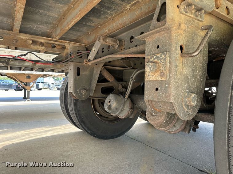 image for item DV5881 2013 Stoughton  AVW-535T-S-C-AR dry van trailer