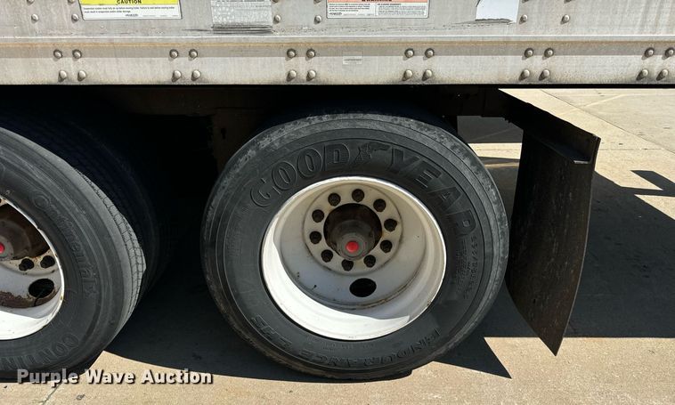 image for item DV5881 2013 Stoughton  AVW-535T-S-C-AR dry van trailer