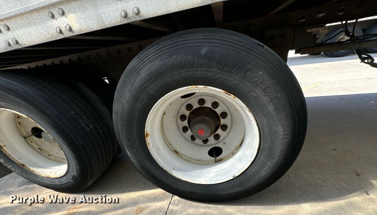 image for item DV5881 2013 Stoughton  AVW-535T-S-C-AR dry van trailer