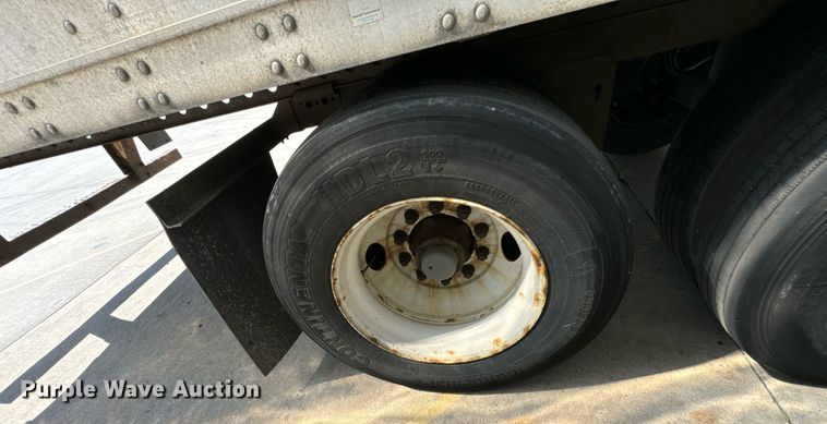 image for item DV5881 2013 Stoughton  AVW-535T-S-C-AR dry van trailer