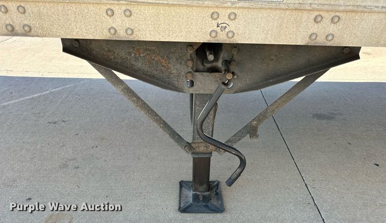 image for item DV5882 2013 Stoughton AVW-485T-S-C-AR dry van trailer