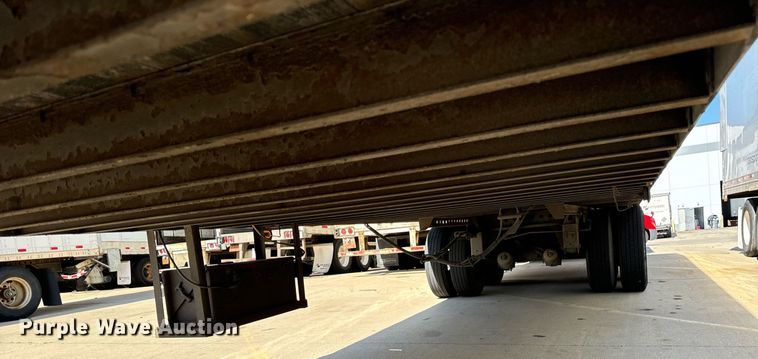 image for item DV5882 2013 Stoughton AVW-485T-S-C-AR dry van trailer