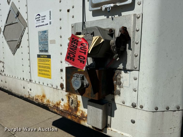 image for item DV5882 2013 Stoughton AVW-485T-S-C-AR dry van trailer