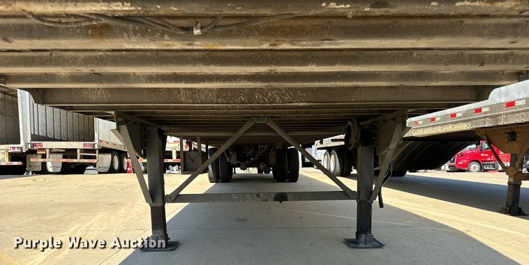 image for item DV5882 2013 Stoughton AVW-485T-S-C-AR dry van trailer