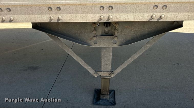 image for item DV5882 2013 Stoughton AVW-485T-S-C-AR dry van trailer