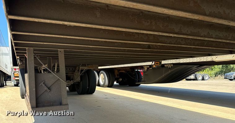 image for item DV5882 2013 Stoughton AVW-485T-S-C-AR dry van trailer