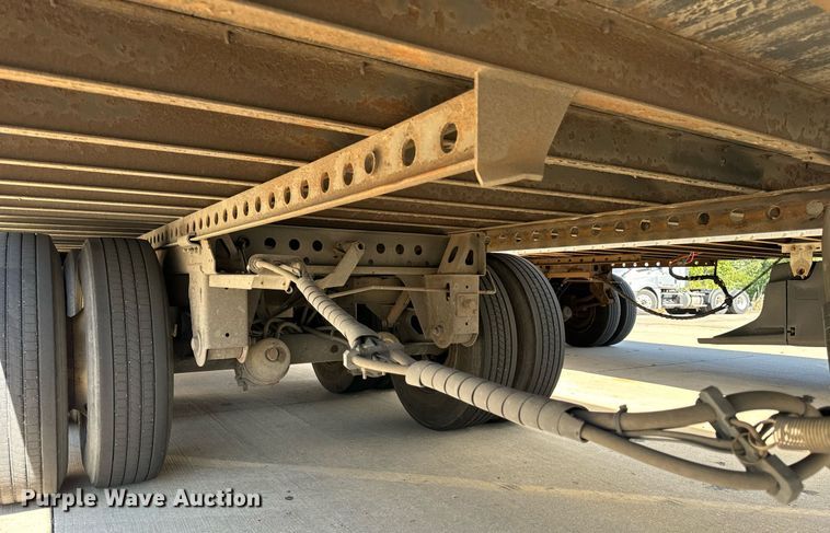 image for item DV5882 2013 Stoughton AVW-485T-S-C-AR dry van trailer