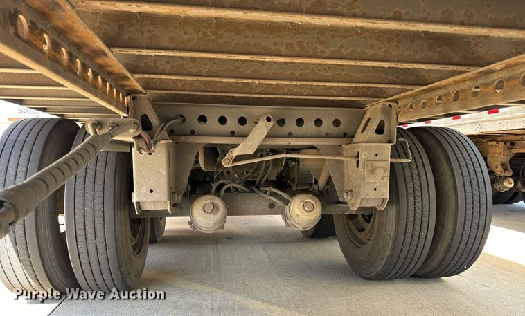 image for item DV5882 2013 Stoughton AVW-485T-S-C-AR dry van trailer