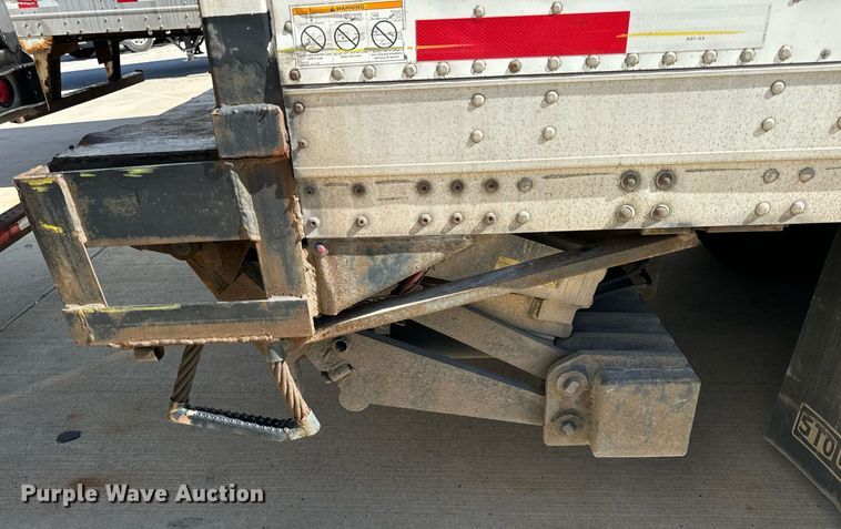 image for item DV5882 2013 Stoughton AVW-485T-S-C-AR dry van trailer
