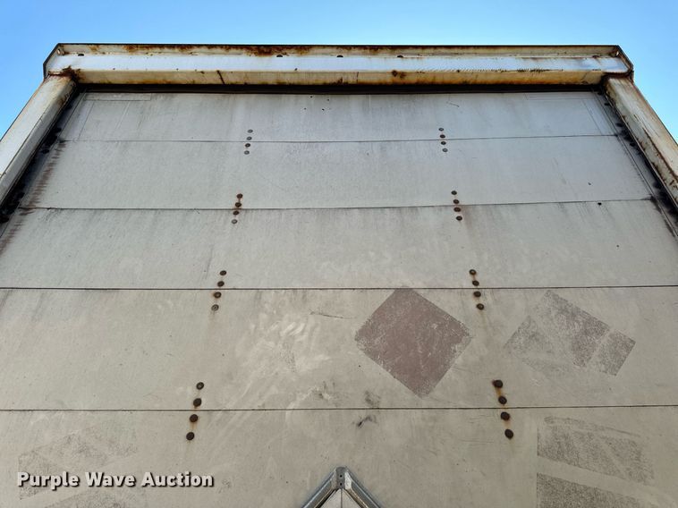 image for item DV5882 2013 Stoughton AVW-485T-S-C-AR dry van trailer