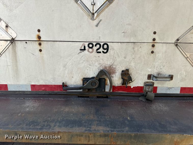 image for item DV5882 2013 Stoughton AVW-485T-S-C-AR dry van trailer