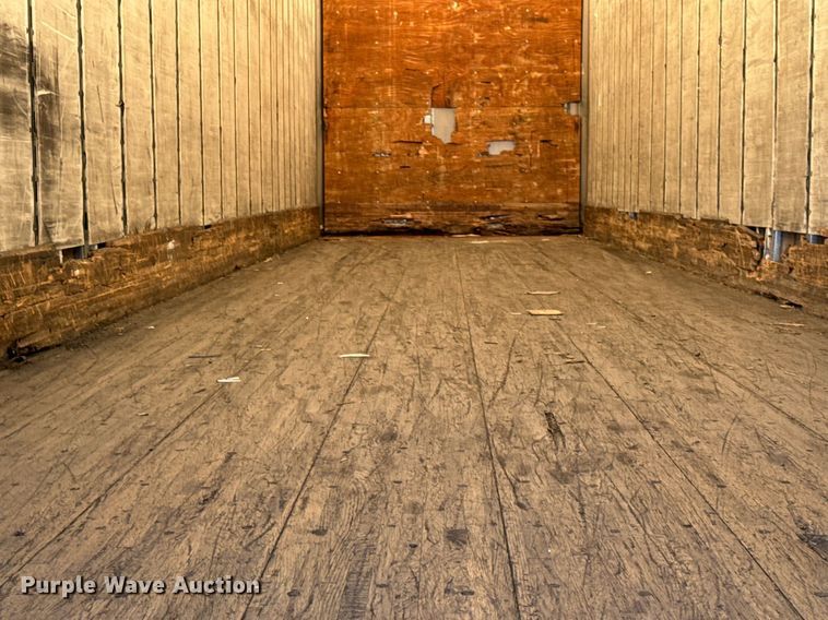 image for item DV5882 2013 Stoughton AVW-485T-S-C-AR dry van trailer