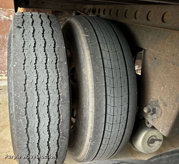 image for item DV5883 2004 Great Dane  7411TP-101AL Dry van trailer