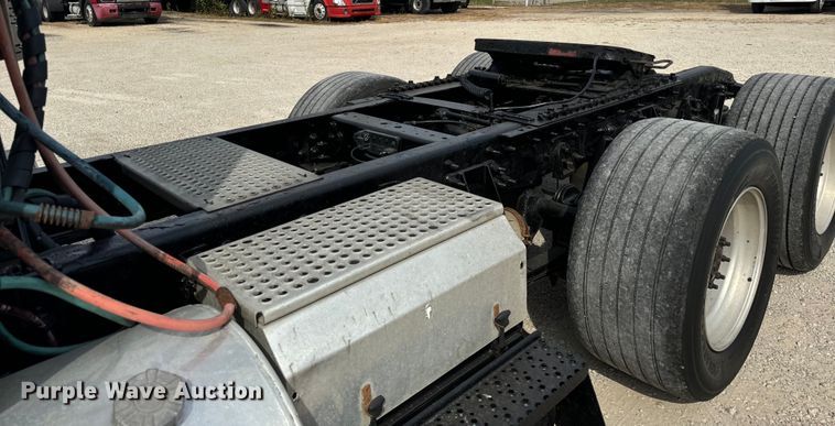 image for item DV5917 2012 International  8600 semi truck