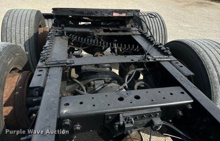 image for item DV5917 2012 International  8600 semi truck