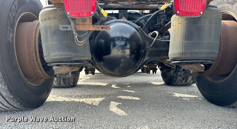 image for item DV5917 2012 International  8600 semi truck