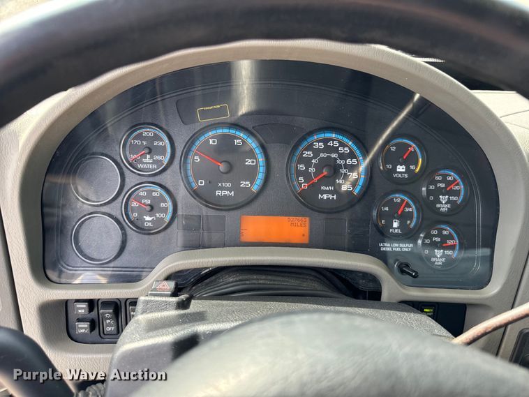 image for item DV5917 2012 International  8600 semi truck