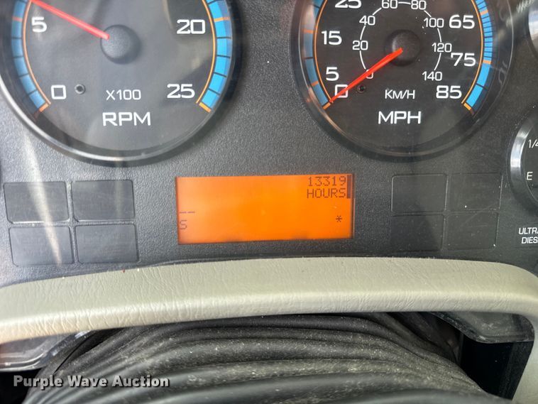 image for item DV5917 2012 International  8600 semi truck