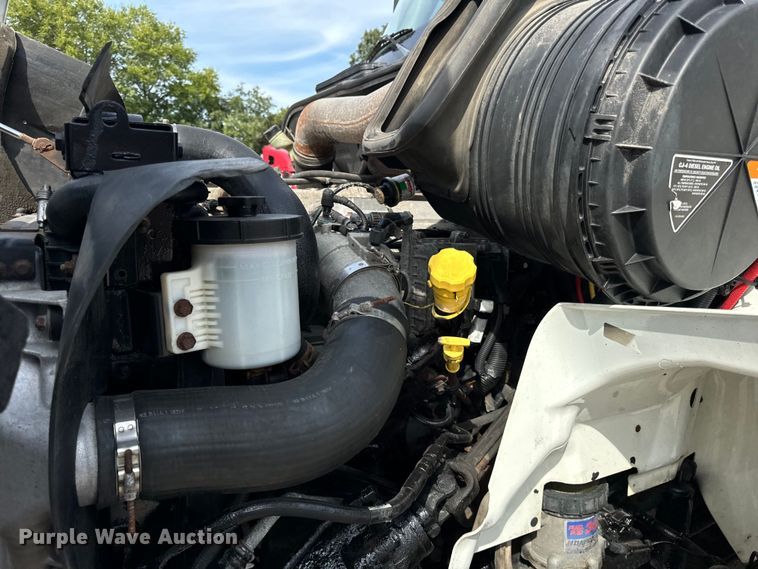 image for item DV5917 2012 International  8600 semi truck