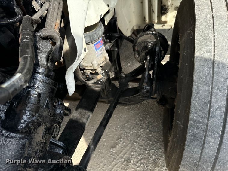 image for item DV5917 2012 International  8600 semi truck