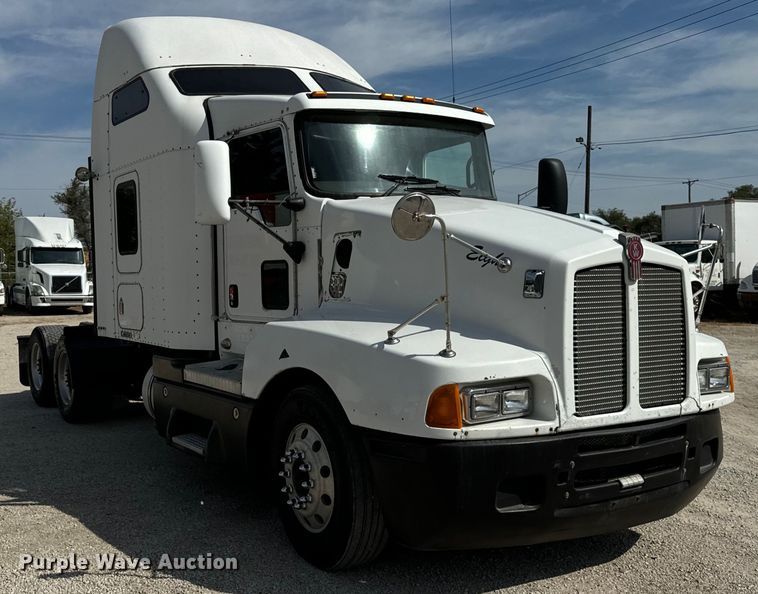image for item DV5918 2007 Kenworth  T600 semi truck