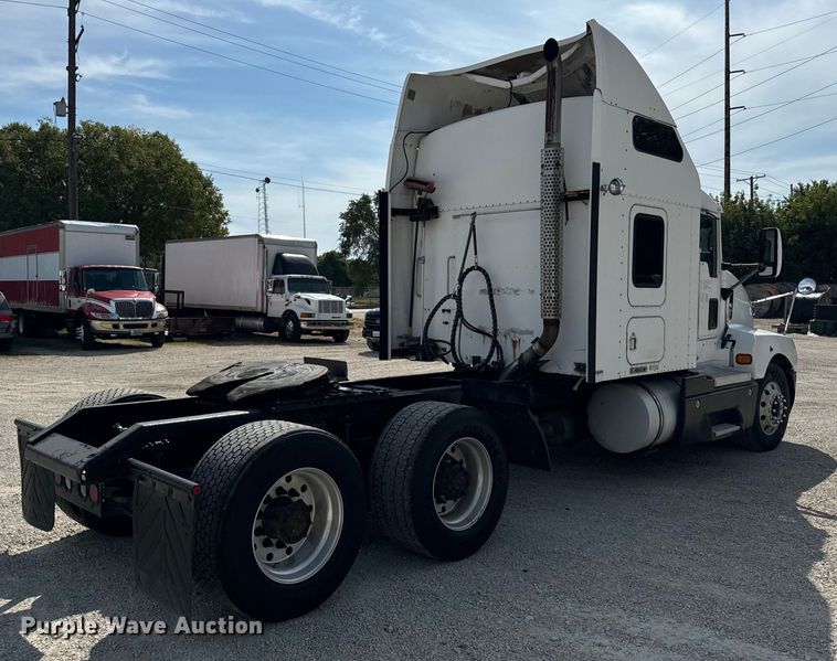 image for item DV5918 2007 Kenworth  T600 semi truck