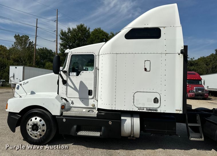 image for item DV5918 2007 Kenworth  T600 semi truck