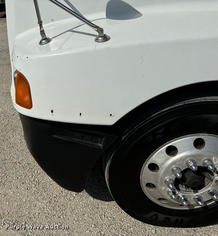 image for item DV5918 2007 Kenworth  T600 semi truck