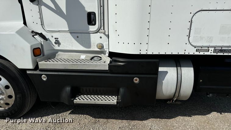 image for item DV5918 2007 Kenworth  T600 semi truck