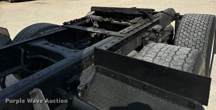 image for item DV5918 2007 Kenworth  T600 semi truck