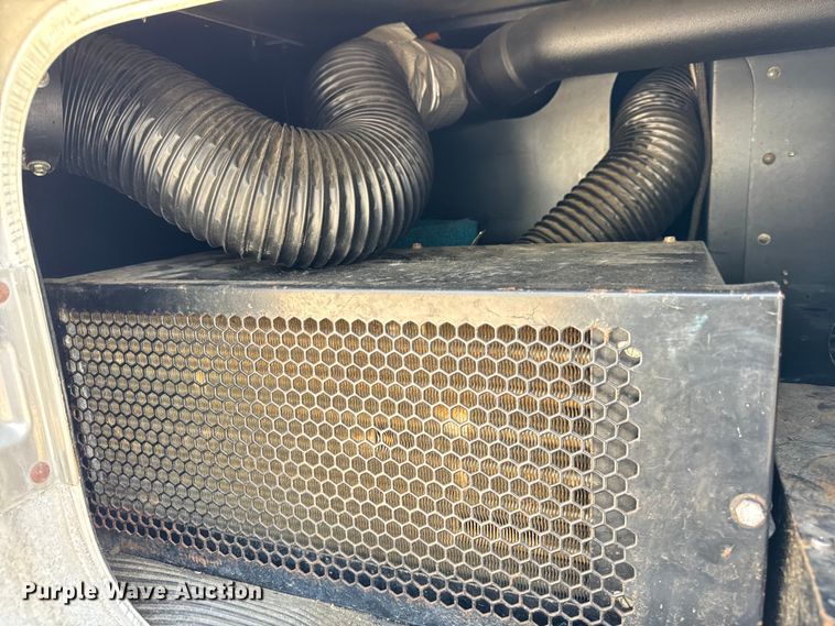 image for item DV5918 2007 Kenworth  T600 semi truck