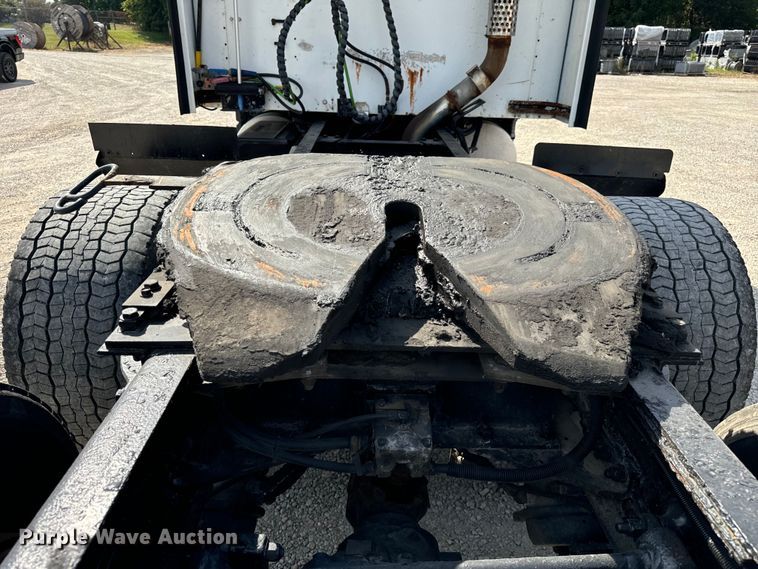 image for item DV5918 2007 Kenworth  T600 semi truck