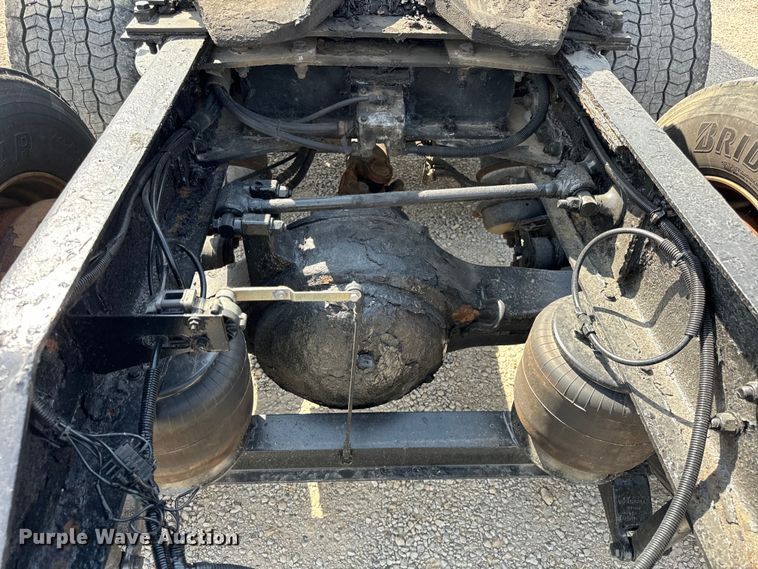 image for item DV5918 2007 Kenworth  T600 semi truck